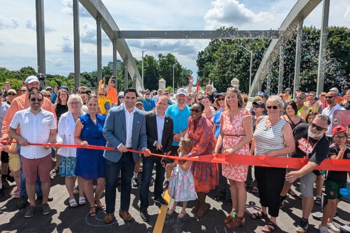 Victoria Bridge opens after two long years of construction