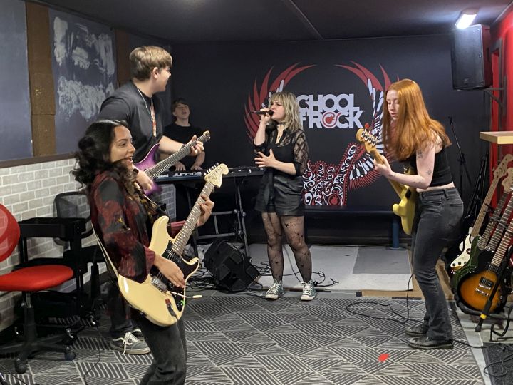 Това е лятното пътешествие на живота за някои талантливи млади