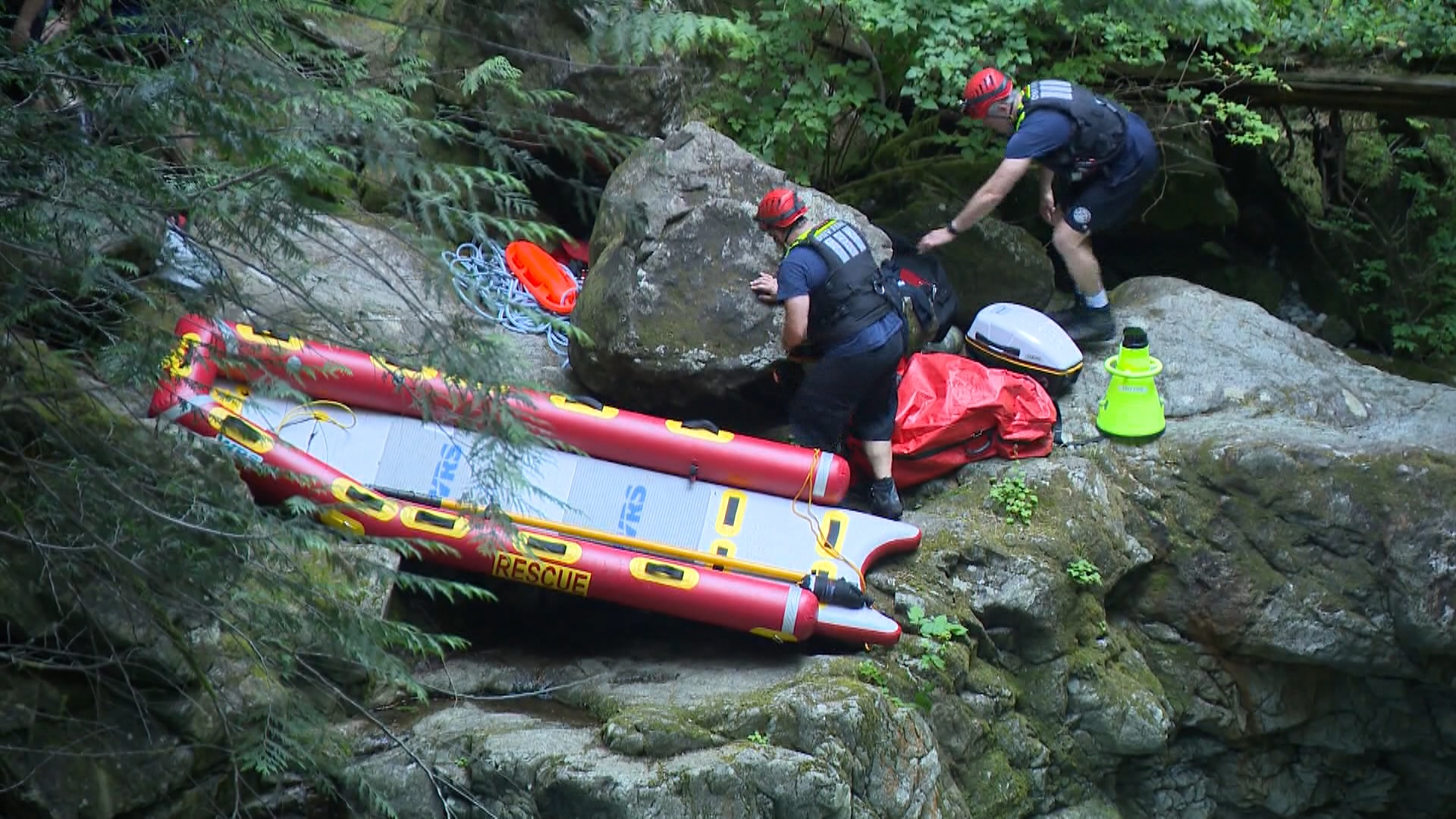 Първите служби за реагиране предупреждават хората, че когато времето се