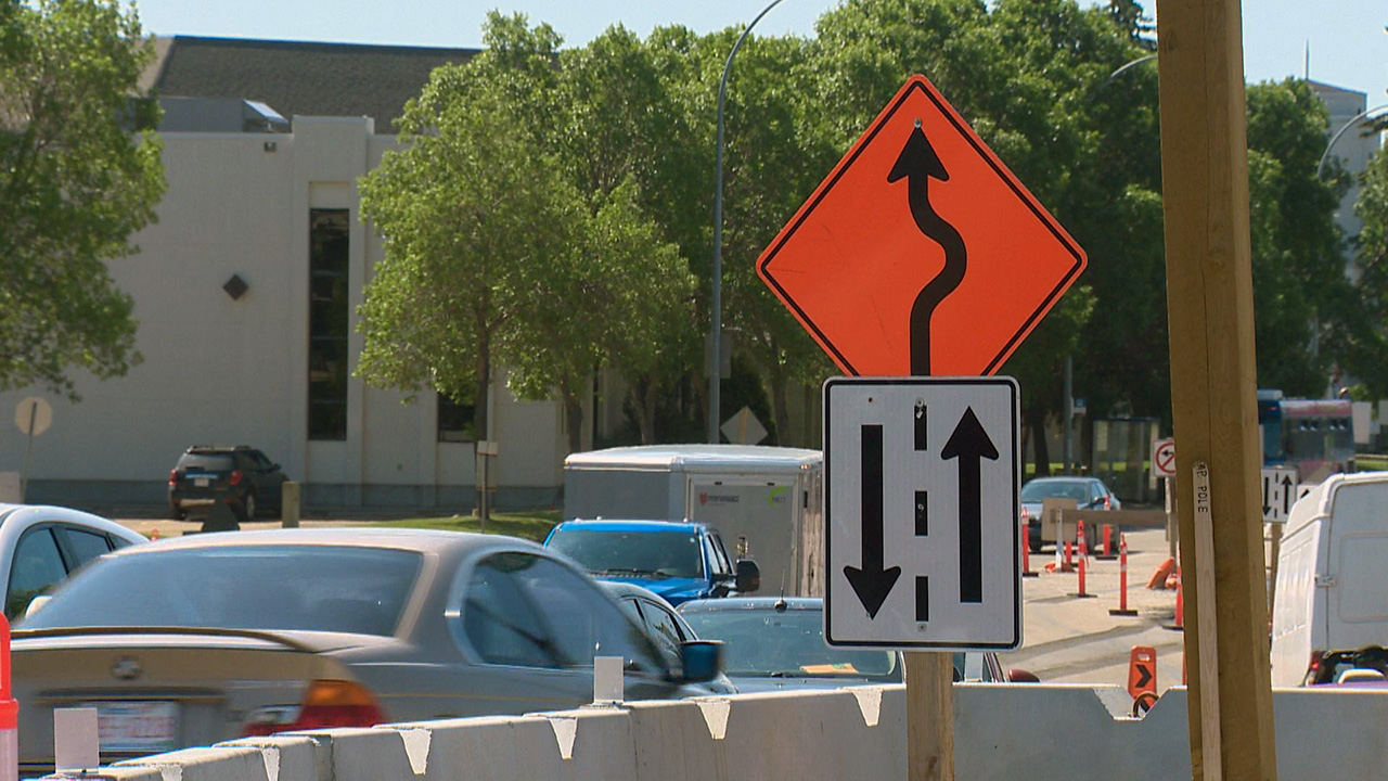 За собствениците на бизнес по Stony Plain Road в Едмънтън