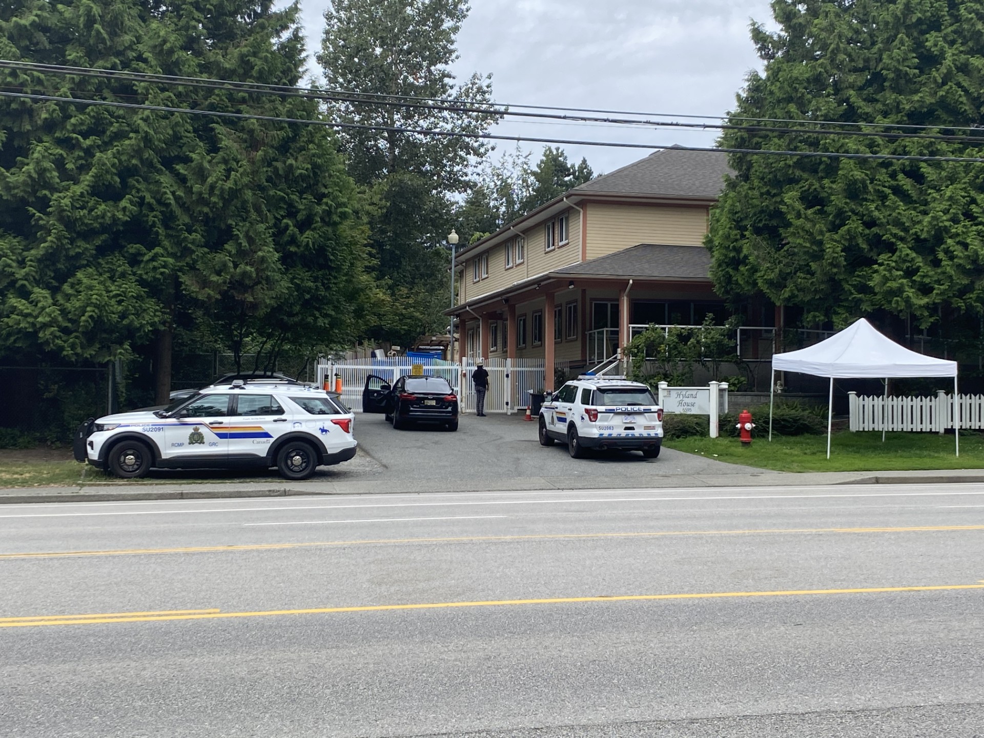 Полицията в Съри Британска Колумбия разследва убийство в Нютон Служителите бяха