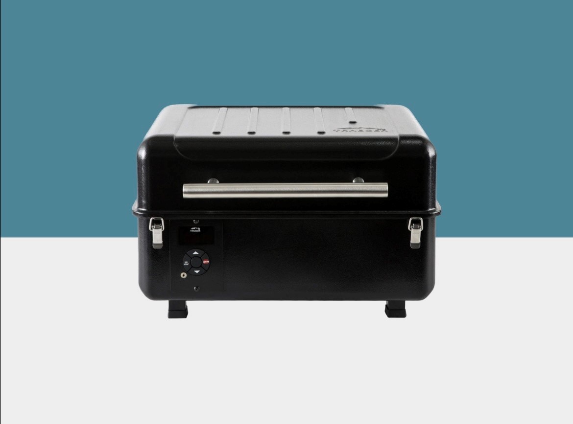 Кураторът самостоятелно решава какви теми и продукти представяме Когато закупите