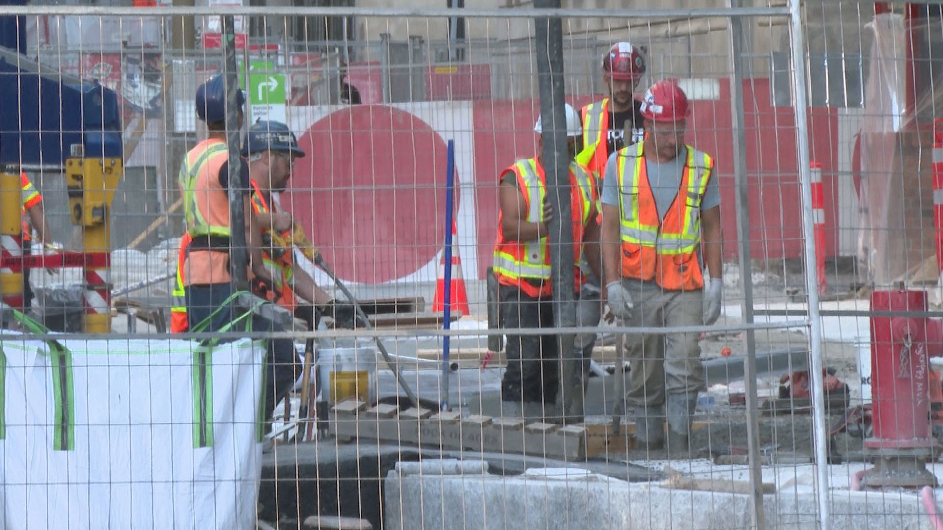 Тъй като по голямата част от работниците в строителната индустрия в