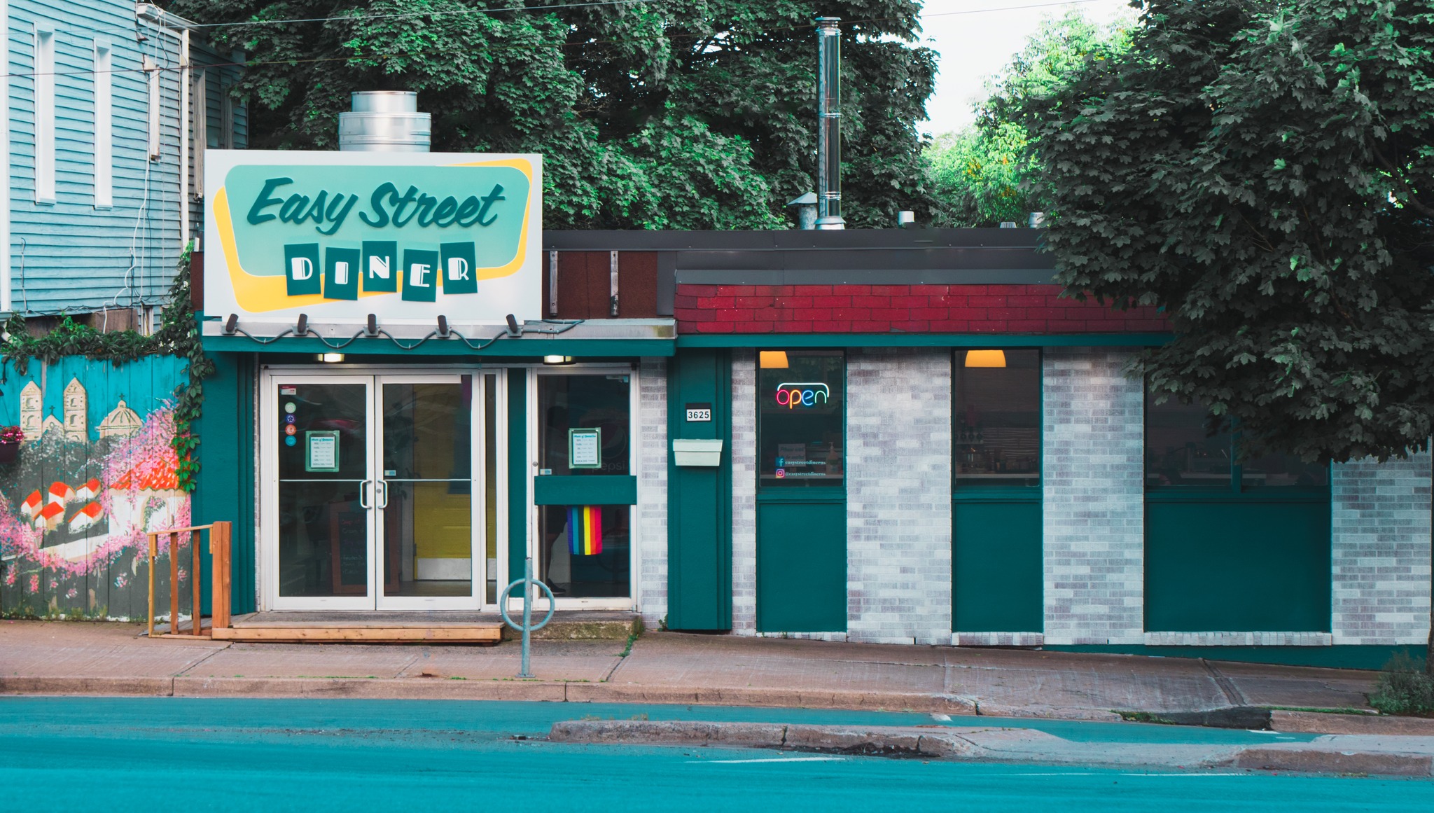 ‘Desperation point’: Halifax diner owners working 7 days a week to stay afloat