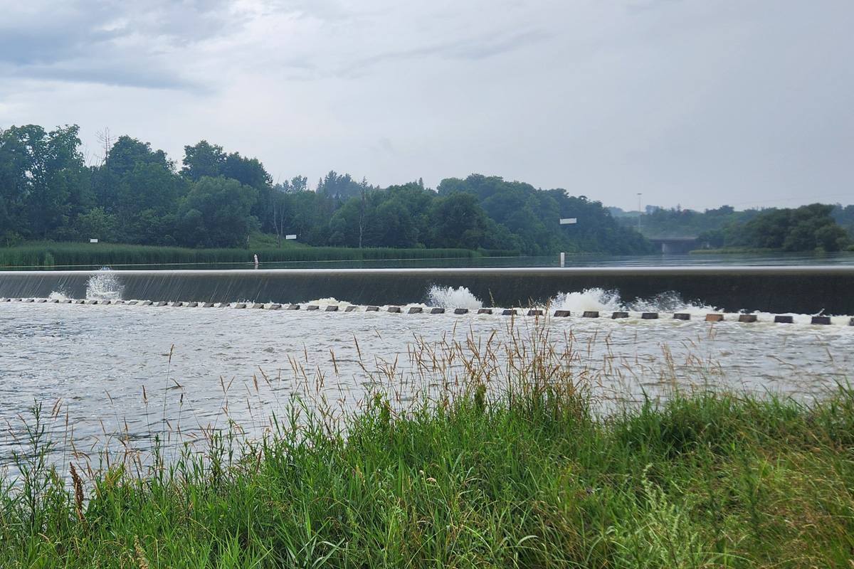 Бурното време което удари региона Ватерло създаде проблем за полицията