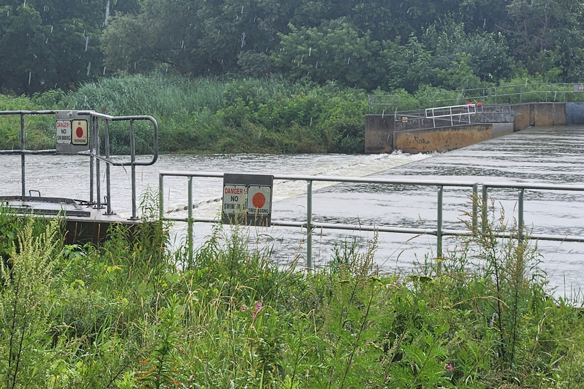 Тяло на жена е намерено по бреговете на река Гранд