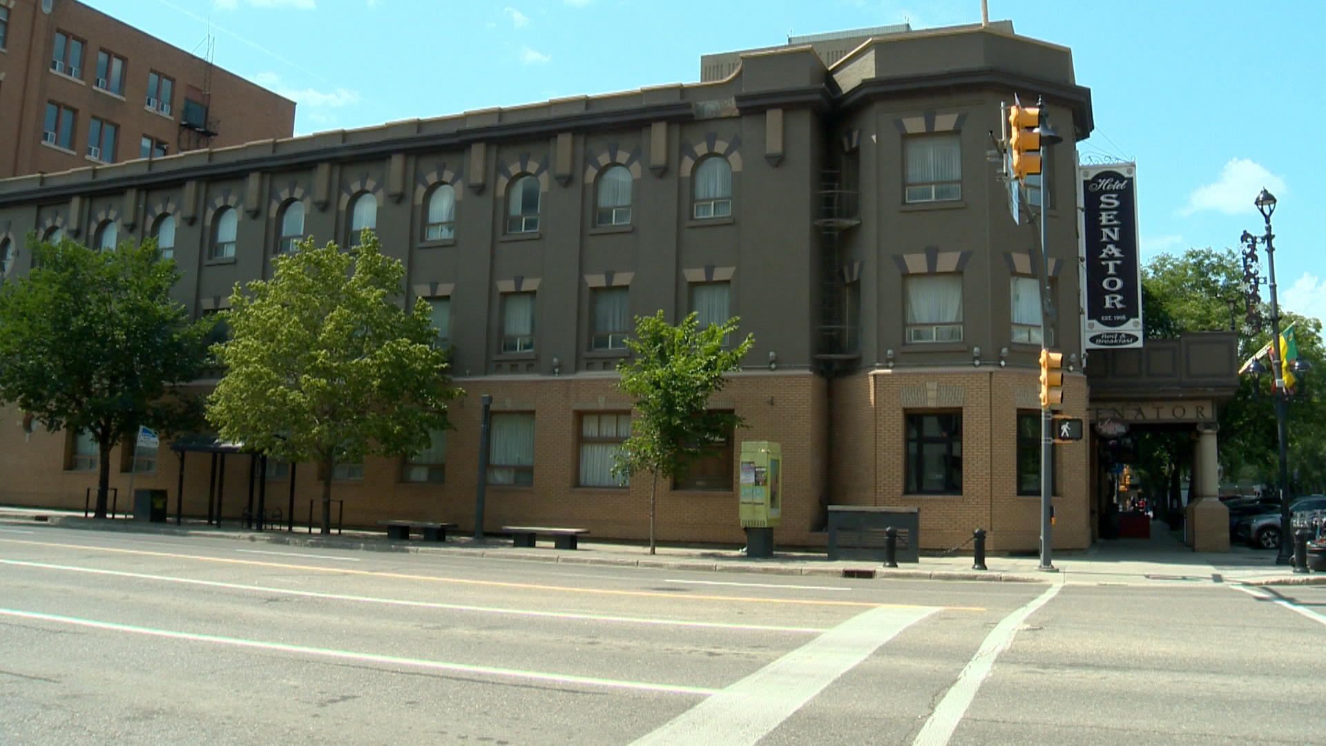 Saskatoon man calls out city after nephew breaks bones falling off hotel roof