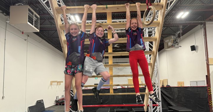 Шестнадесет атлети от Fitset Ninja Gym в Калгари се отправят