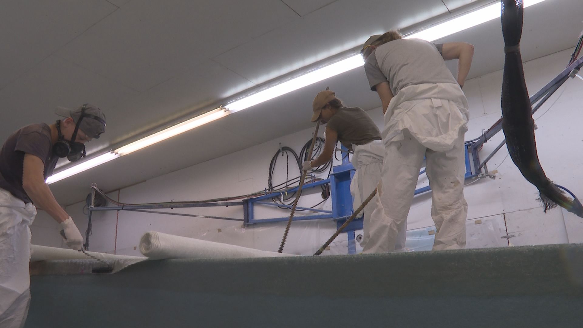 Бизнесът процъфтява за компания която създава басейни от фибростъкло в