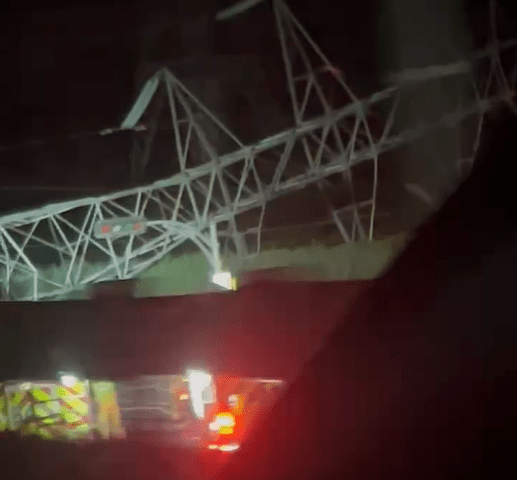Bus crash striking transmission tower leaves 88,000 without power in Quebec