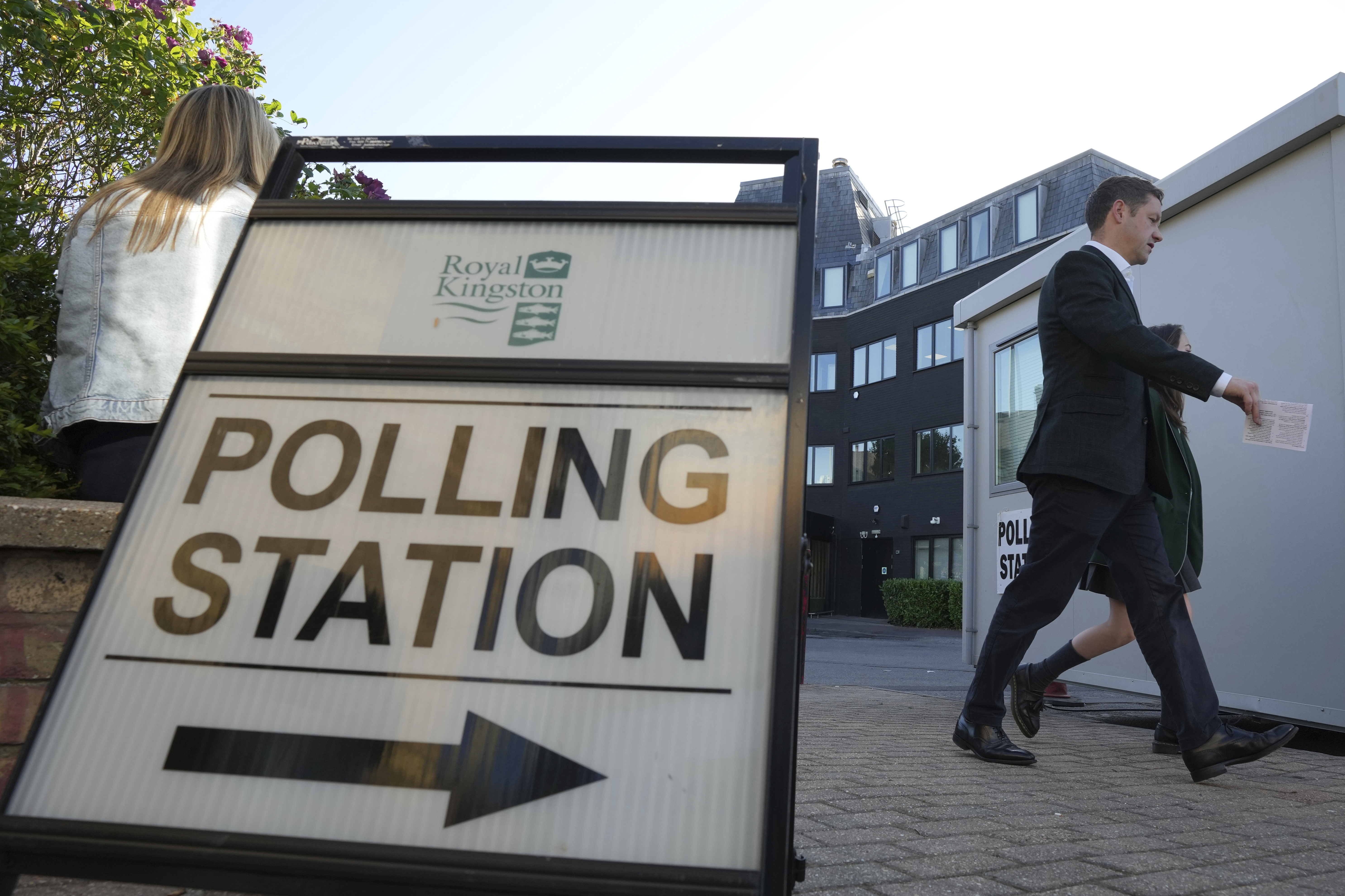 Британската Лейбъристка партия се насочи към огромно мнозинство на парламентарните