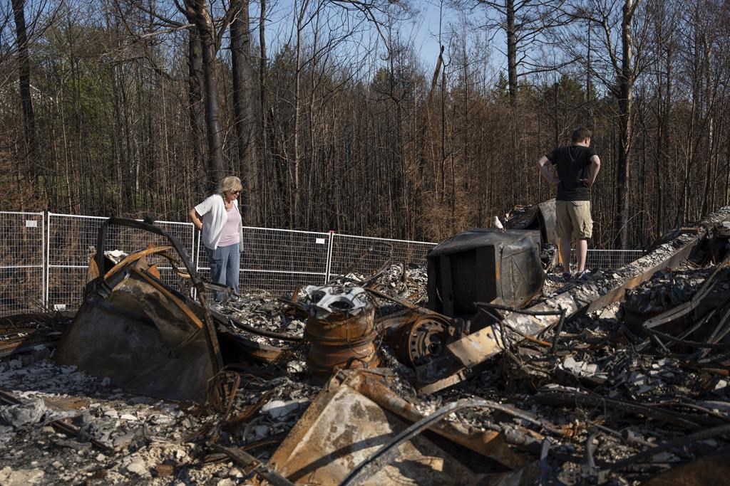 Повече от една година след като горски пожар опустоши предградие