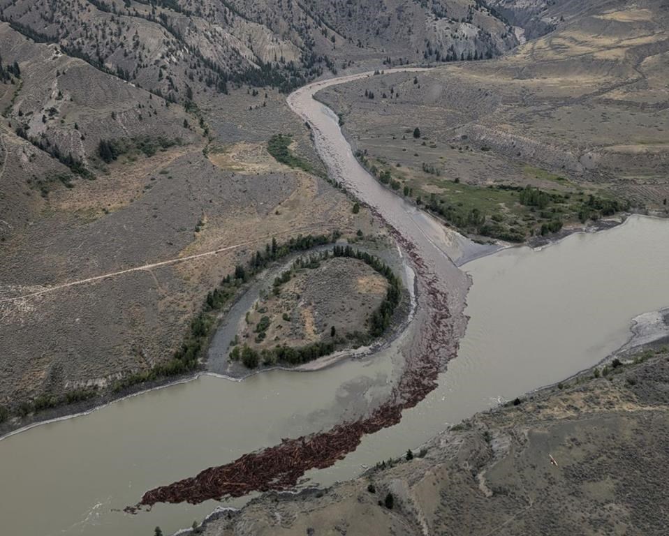 Мост над река Чилкотин в Британска Колумбия е затворен за
