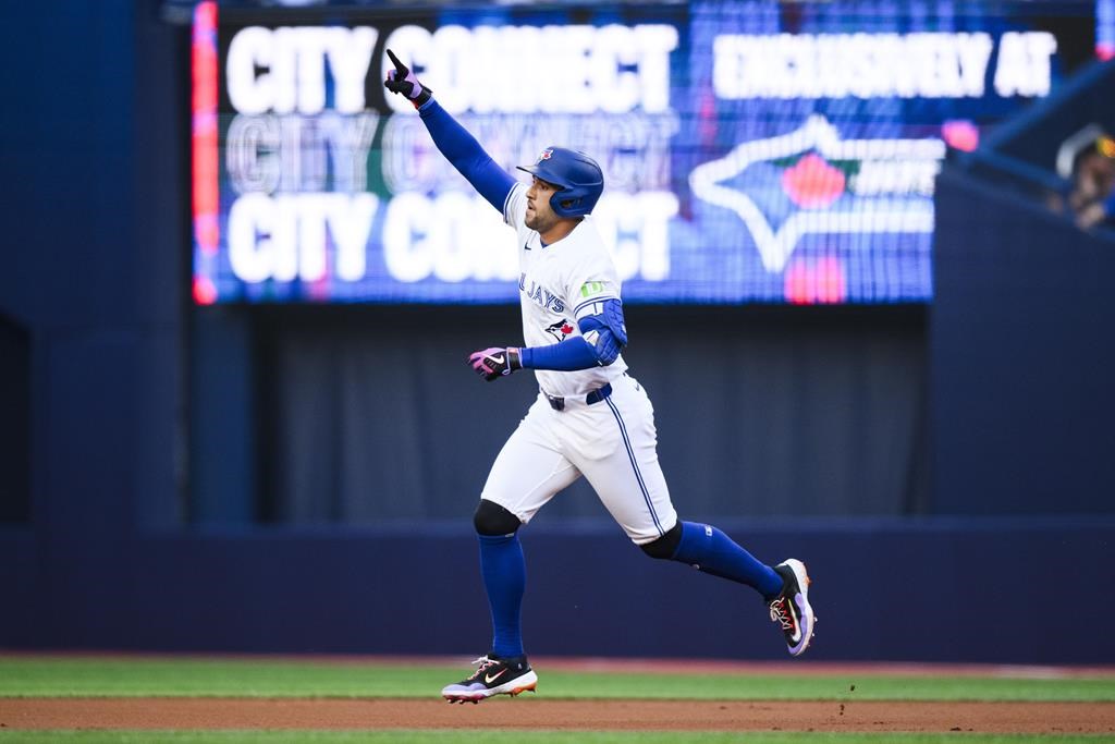 Berrios, Guerrero lift Blue Jays to series-opening
