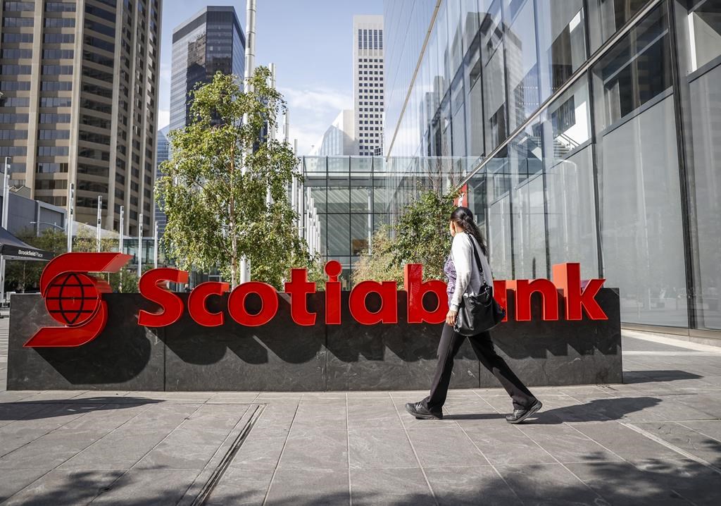Scotiabank казва че е разрешила проблем който остави някои клиенти