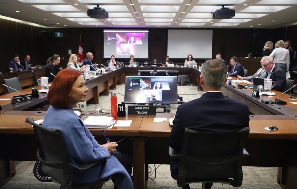 Canadian Broadcasting Corp изплати 18 4 милиона долара бонуси тази година