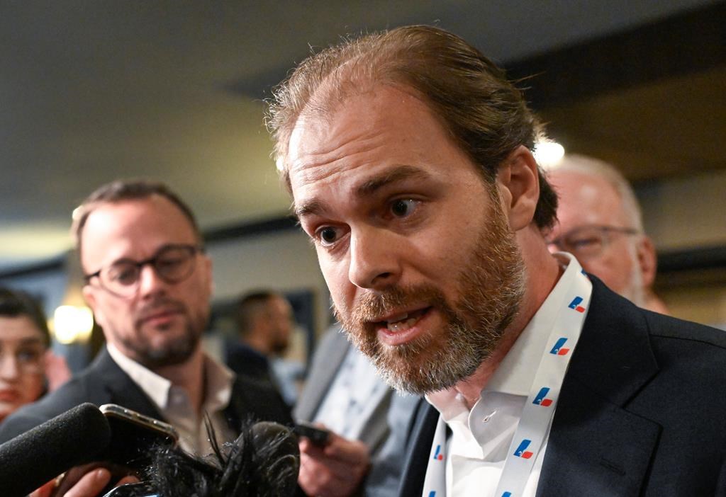 Квебекската либерална партия предлага провинцията да приеме своя собствена конституция