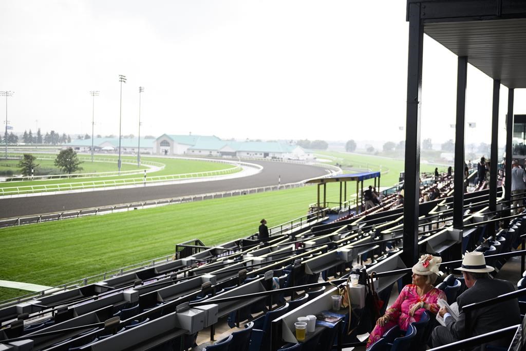 Няколко южни общности в Онтарио видяха повече дъжд в неделя и