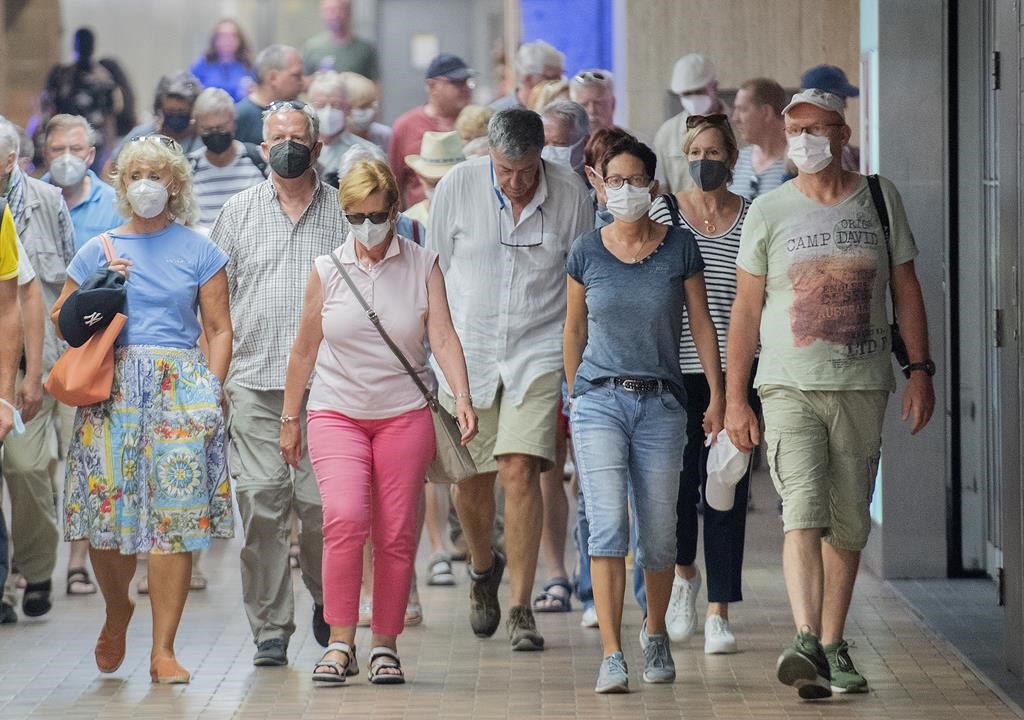 Квебек преживява пик на огнища на COVID 19 като хоспитализациите са