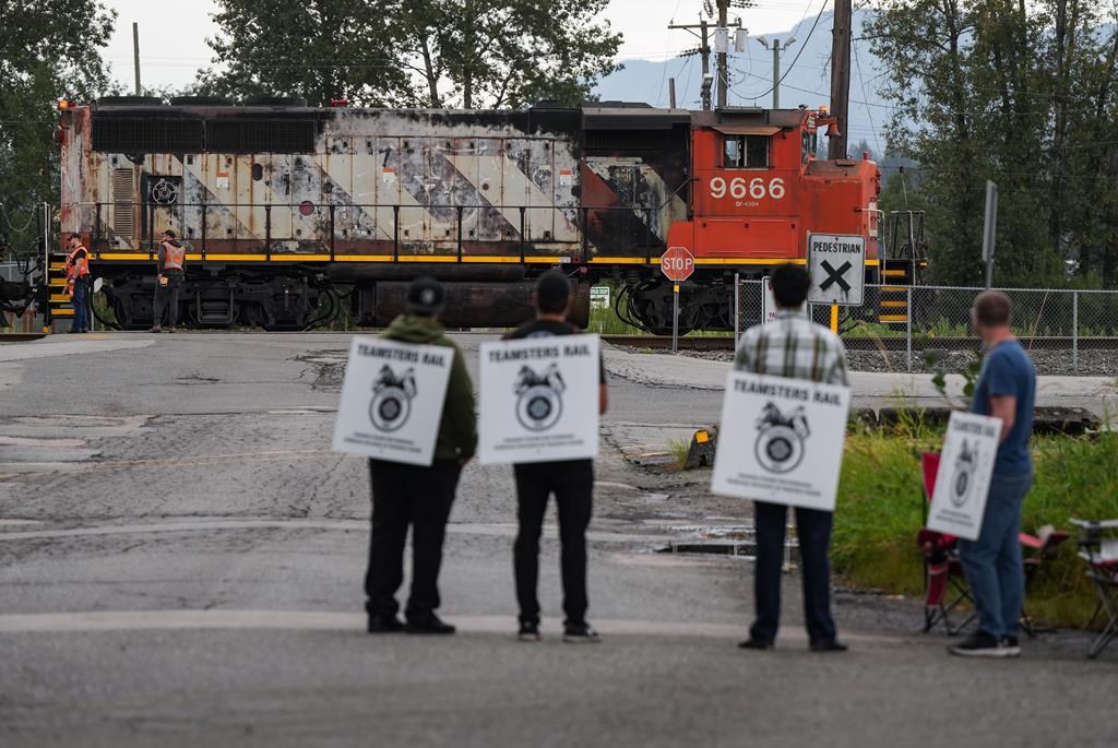 West Coast Express won’t resume Friday, despite end to rail lockout