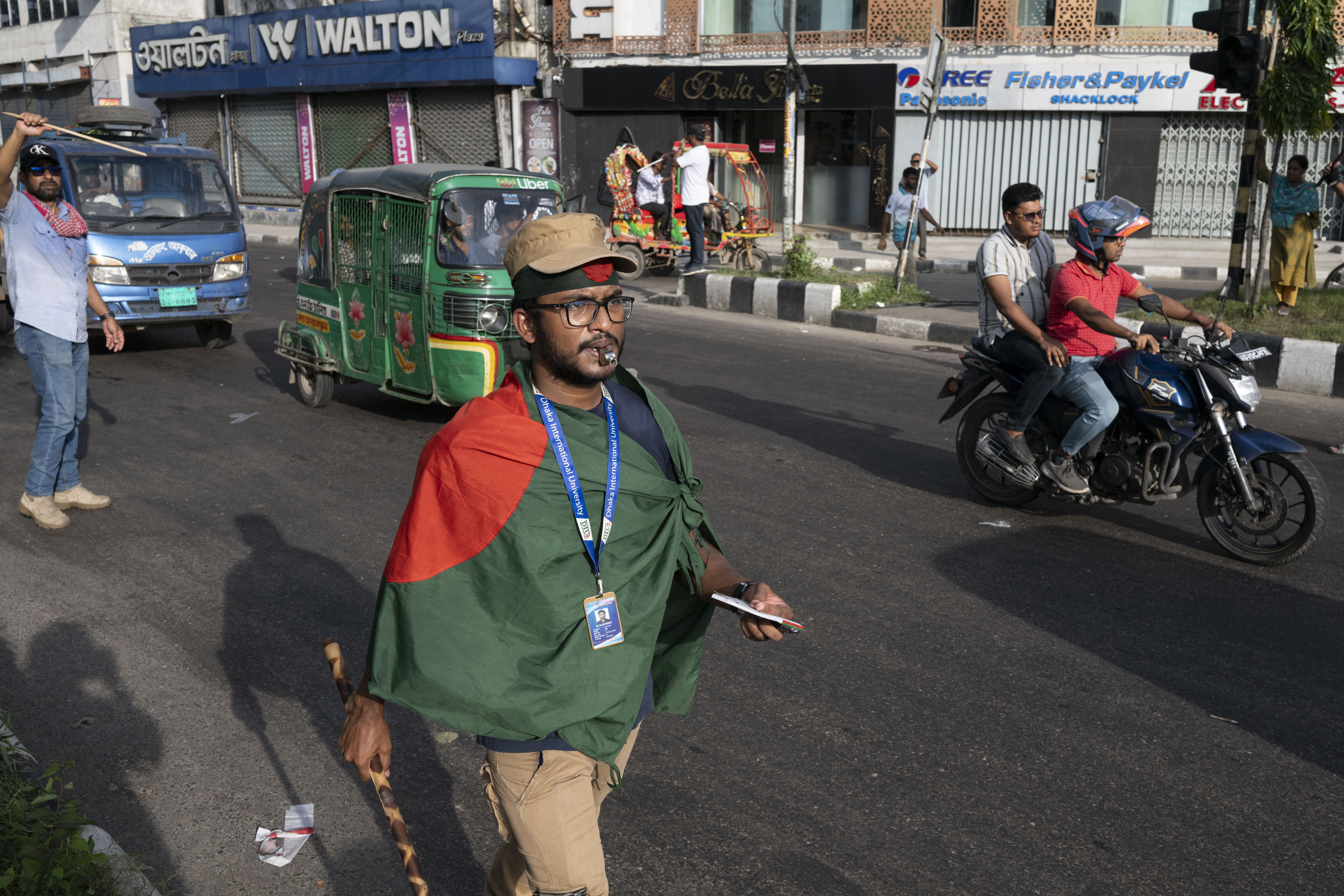 Президентът на Бангладеш разпусна парламента във вторник разчиствайки пътя за