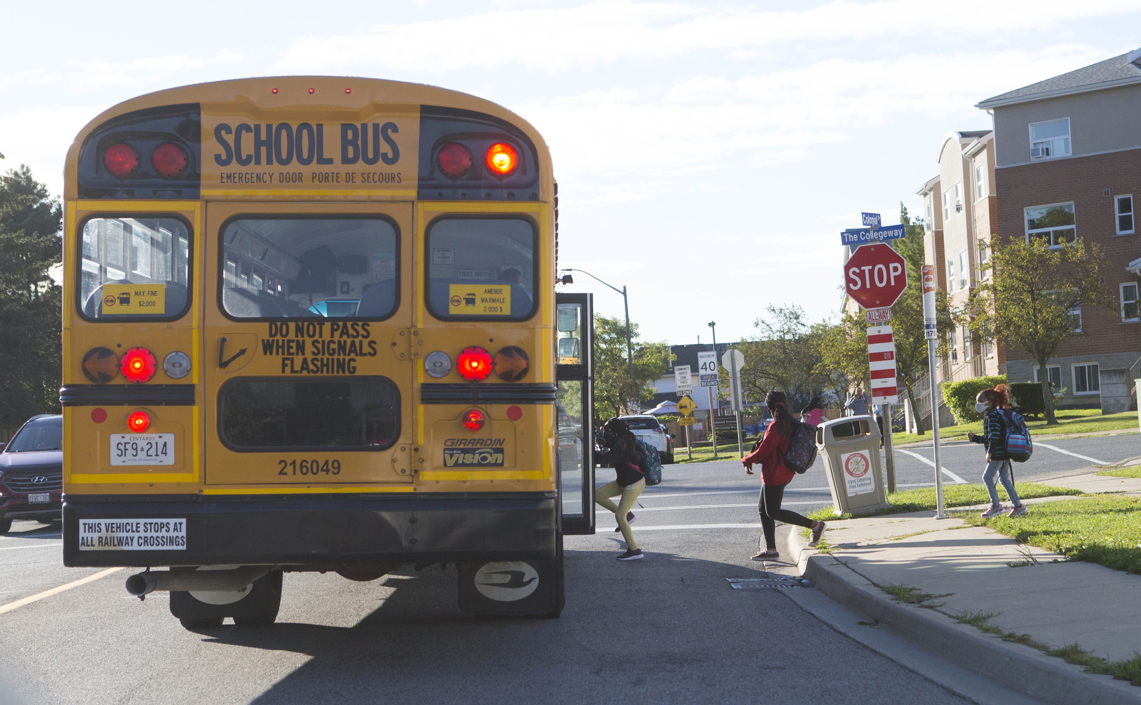 Учениците в две селски училищни съвета близо до Отава може