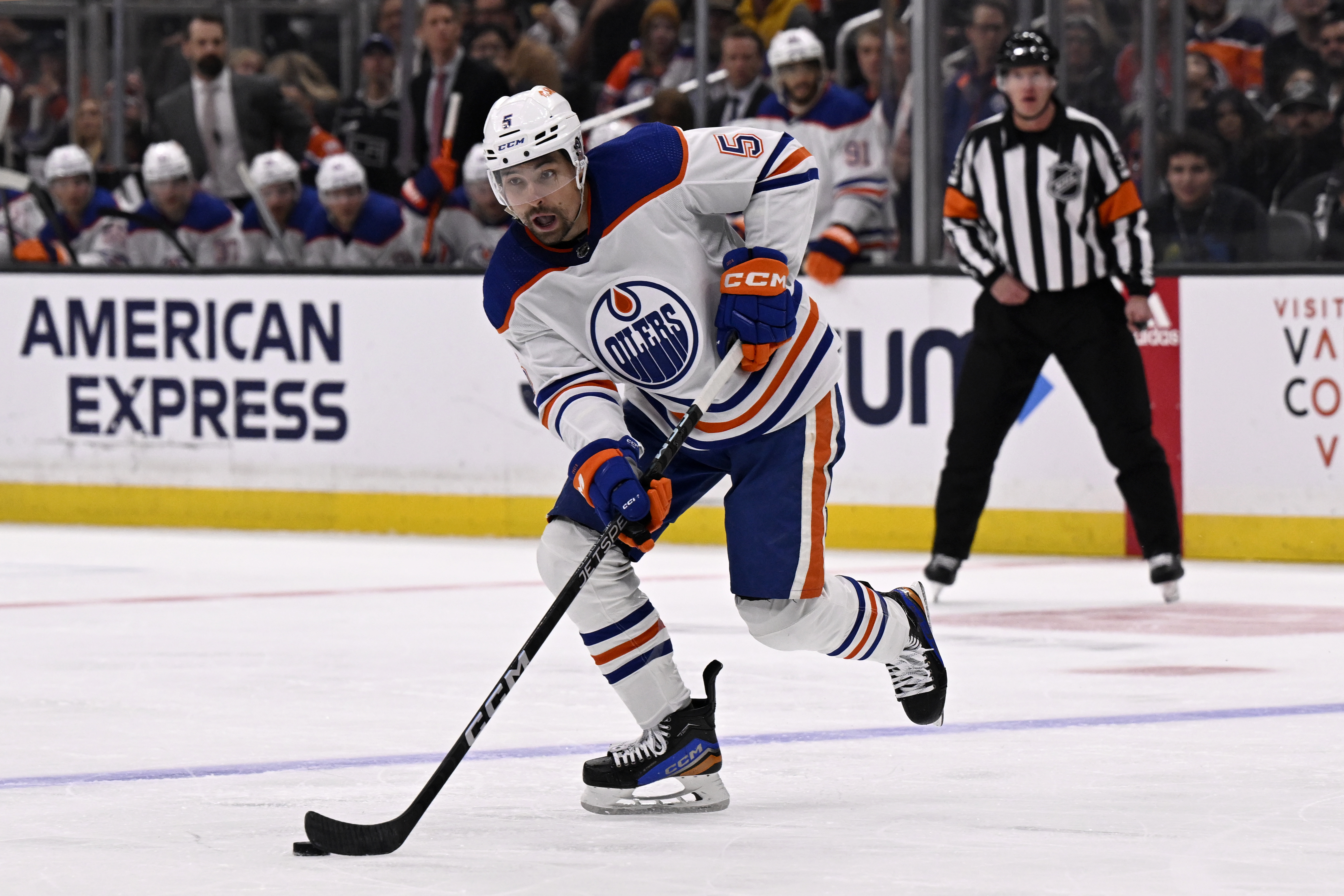 Едмънтън Ойлърс размени защитника Коди Сеси и избран от третия кръг на