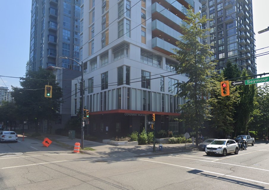 Родителите на мъж който почина от свръхдоза в приют във