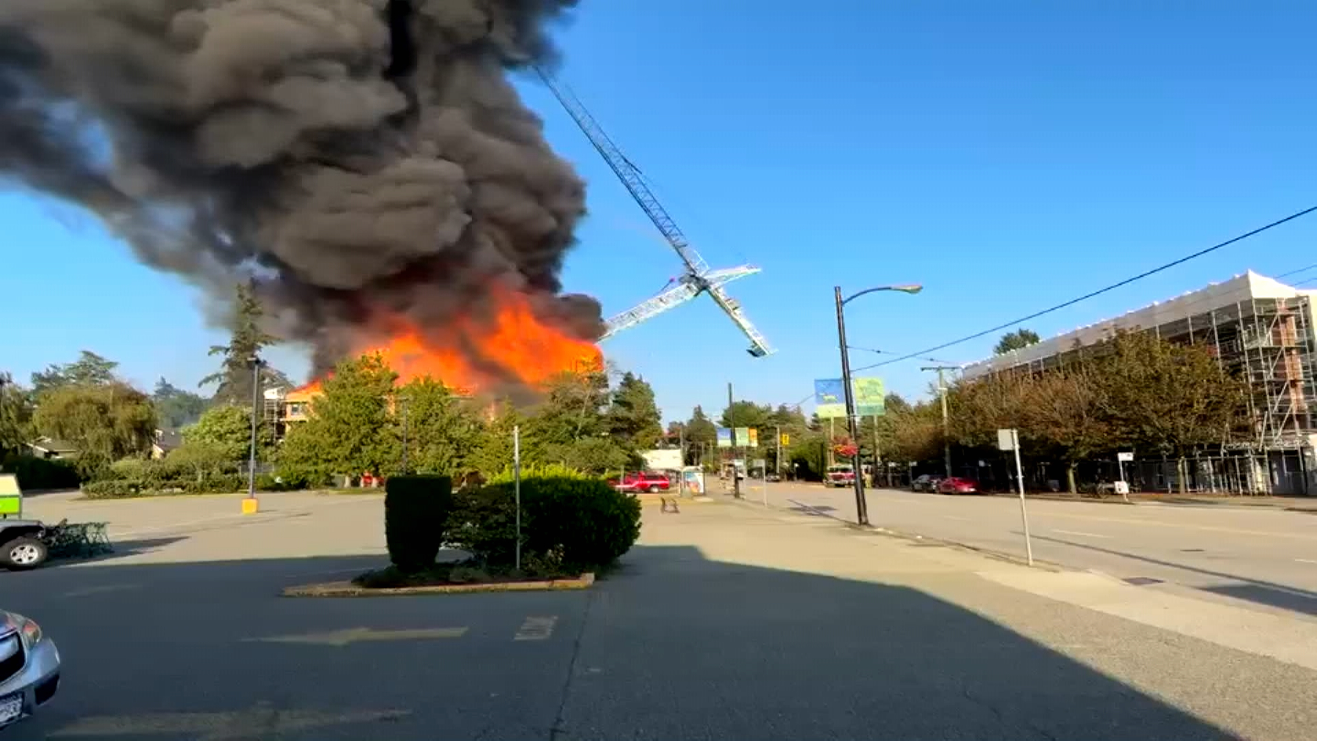 Един дом е изгубен и най малко седем други са засегнати