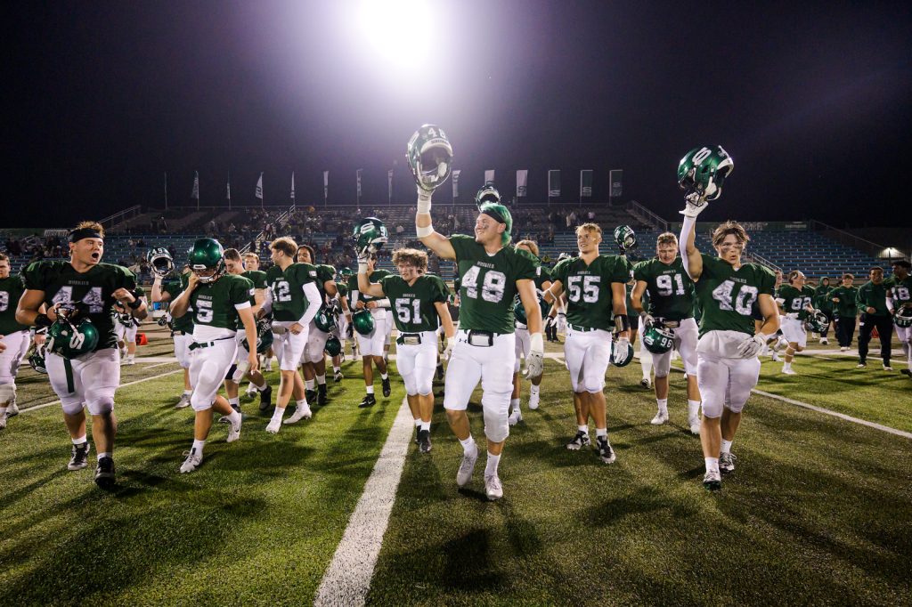 Темпото на стадион Griffiths е бързо за Huskies на университета