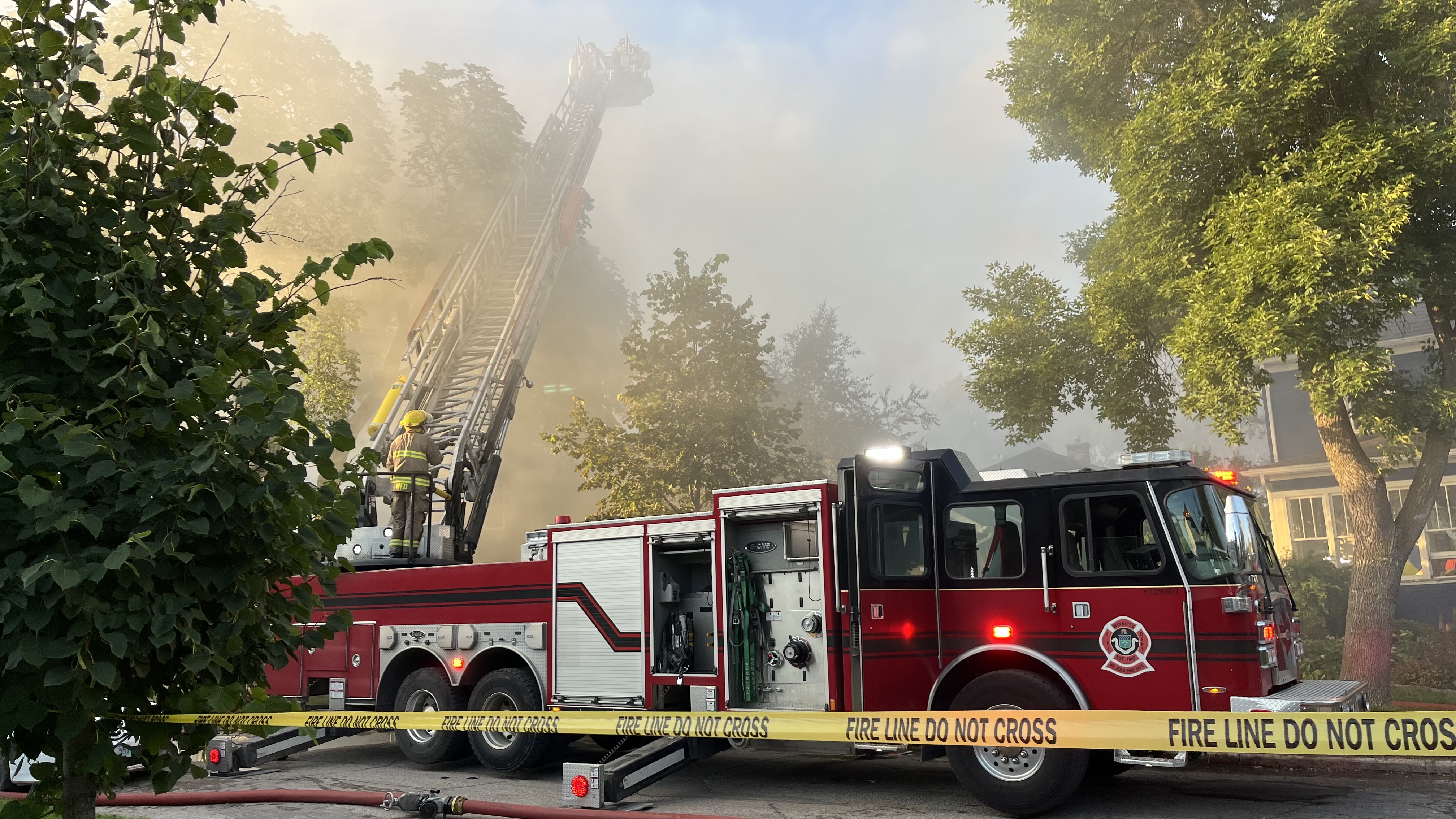 Това е напрегната сутрин за пожарникарите в Уинипег тъй като