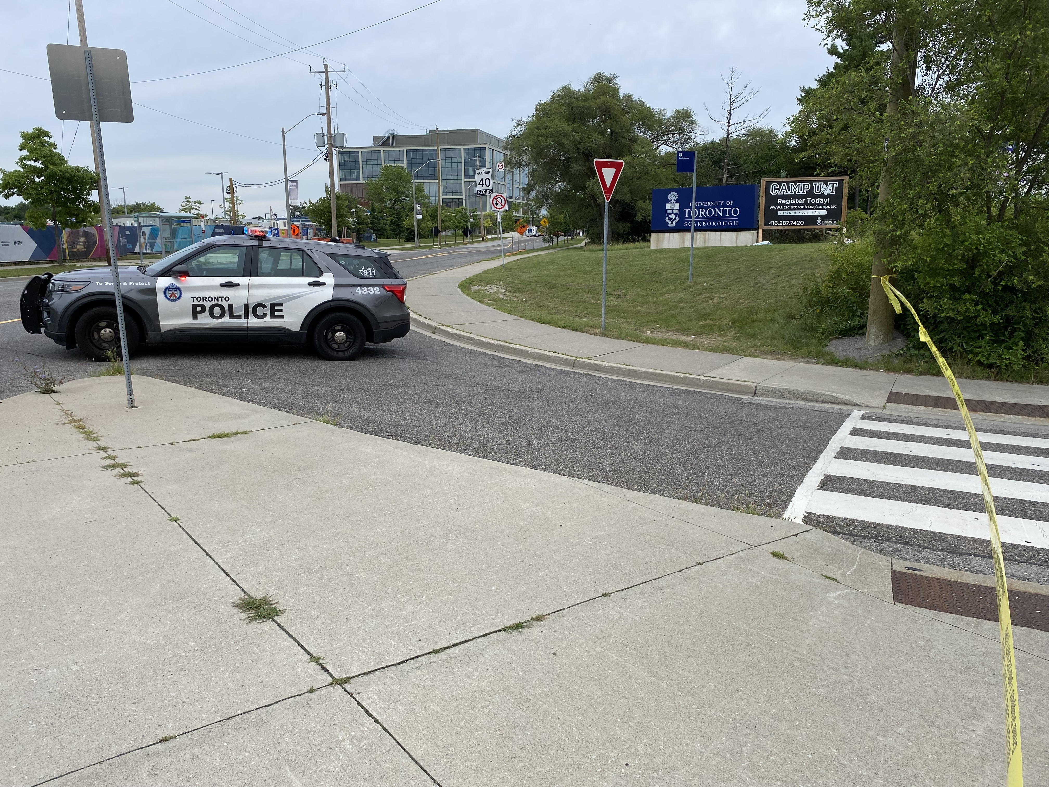 Повече от седмица след като университетски кампус в Торонто беше