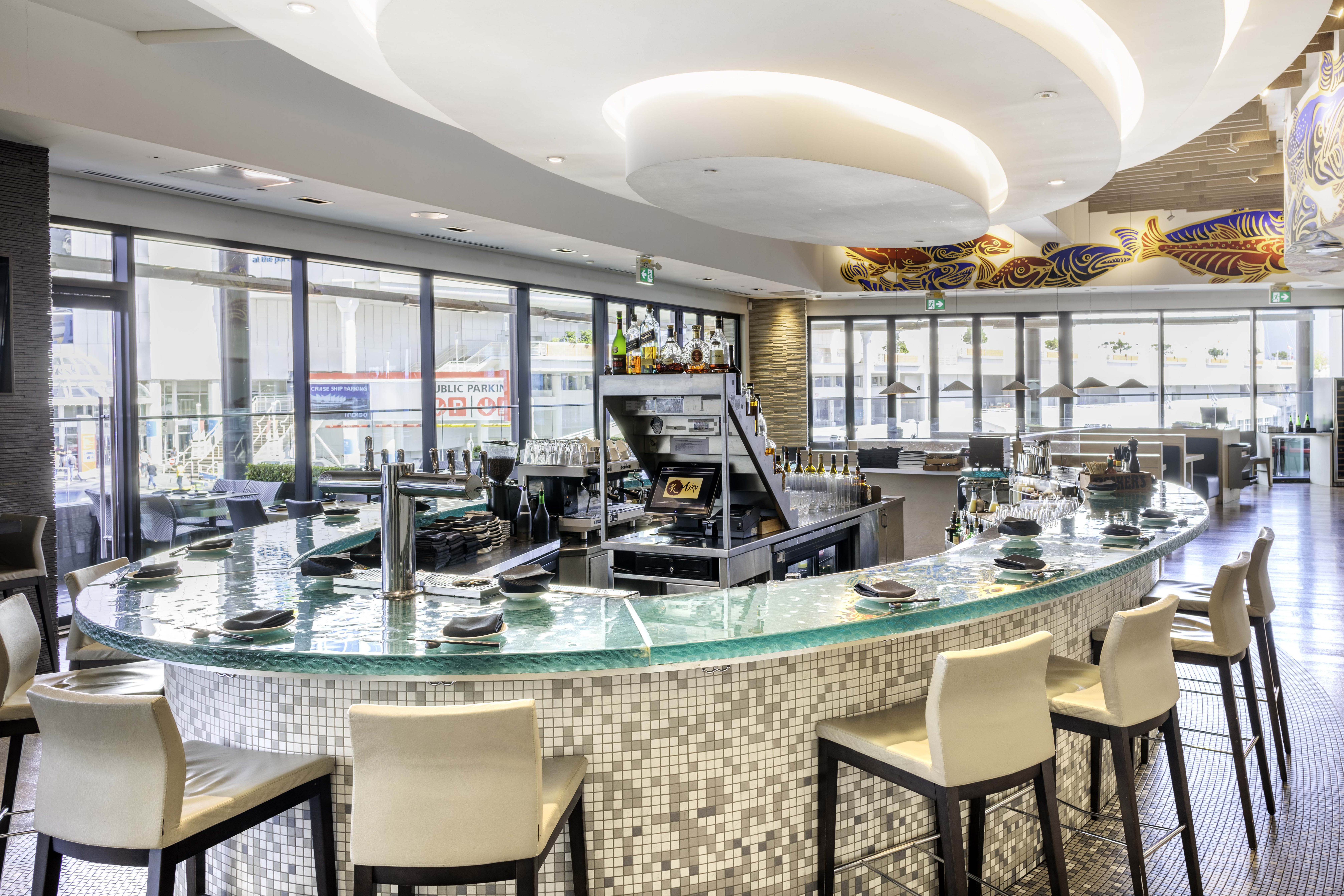 Финансист от череши и бадемиПрави около 121 ¼ чаша бадемово