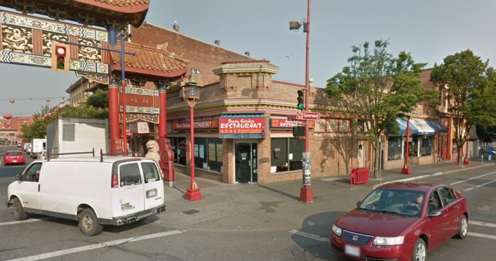 Полицията във Виктория казва че мъж е успял да се