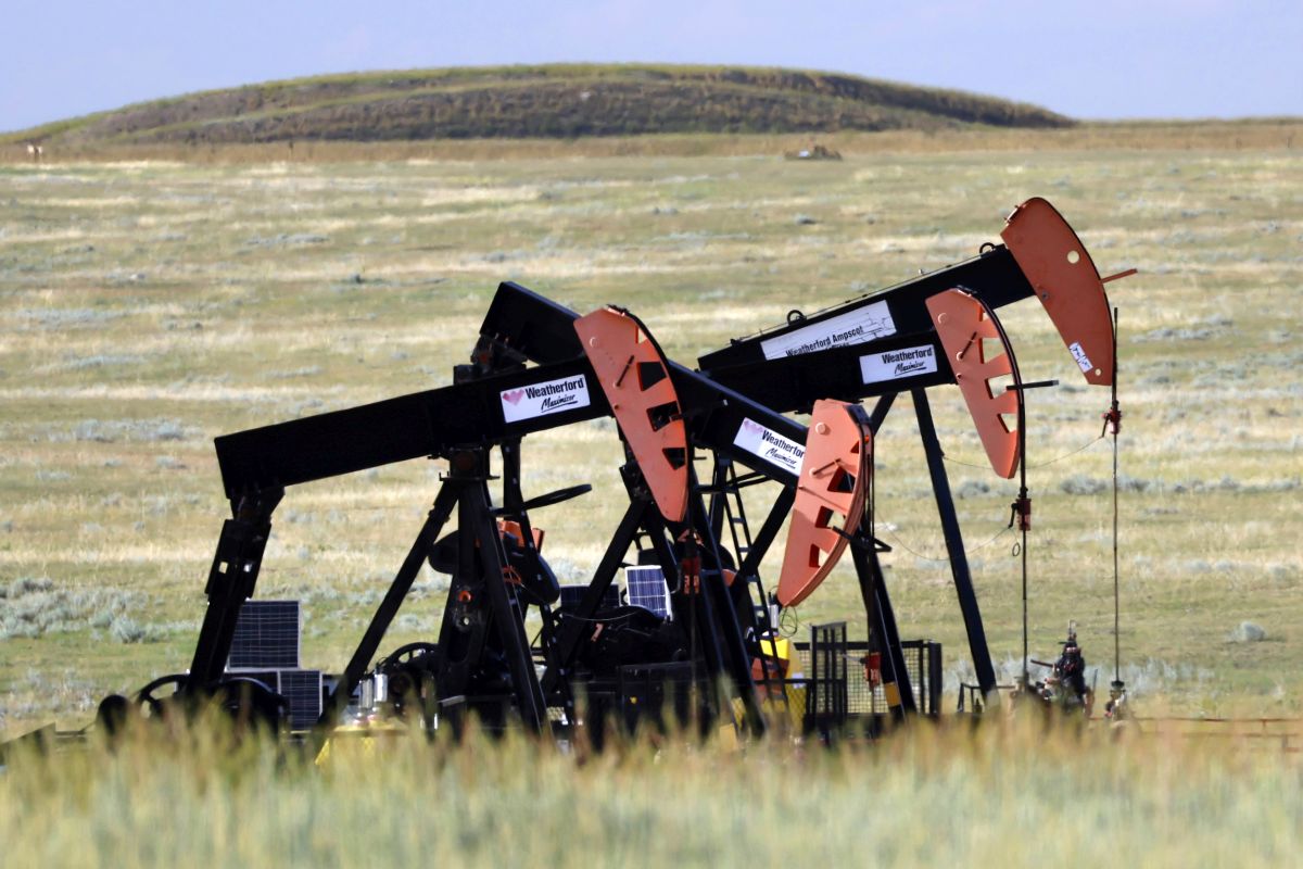 Обединеното консервативно правителство на Алберта се опитва да увеличи производството