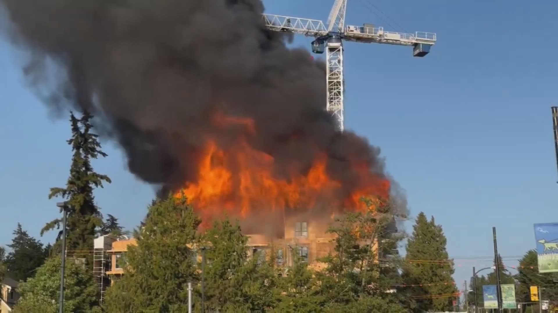 Масичният пожар във Ванкувър в квартал Дънбар във вторник вечерта