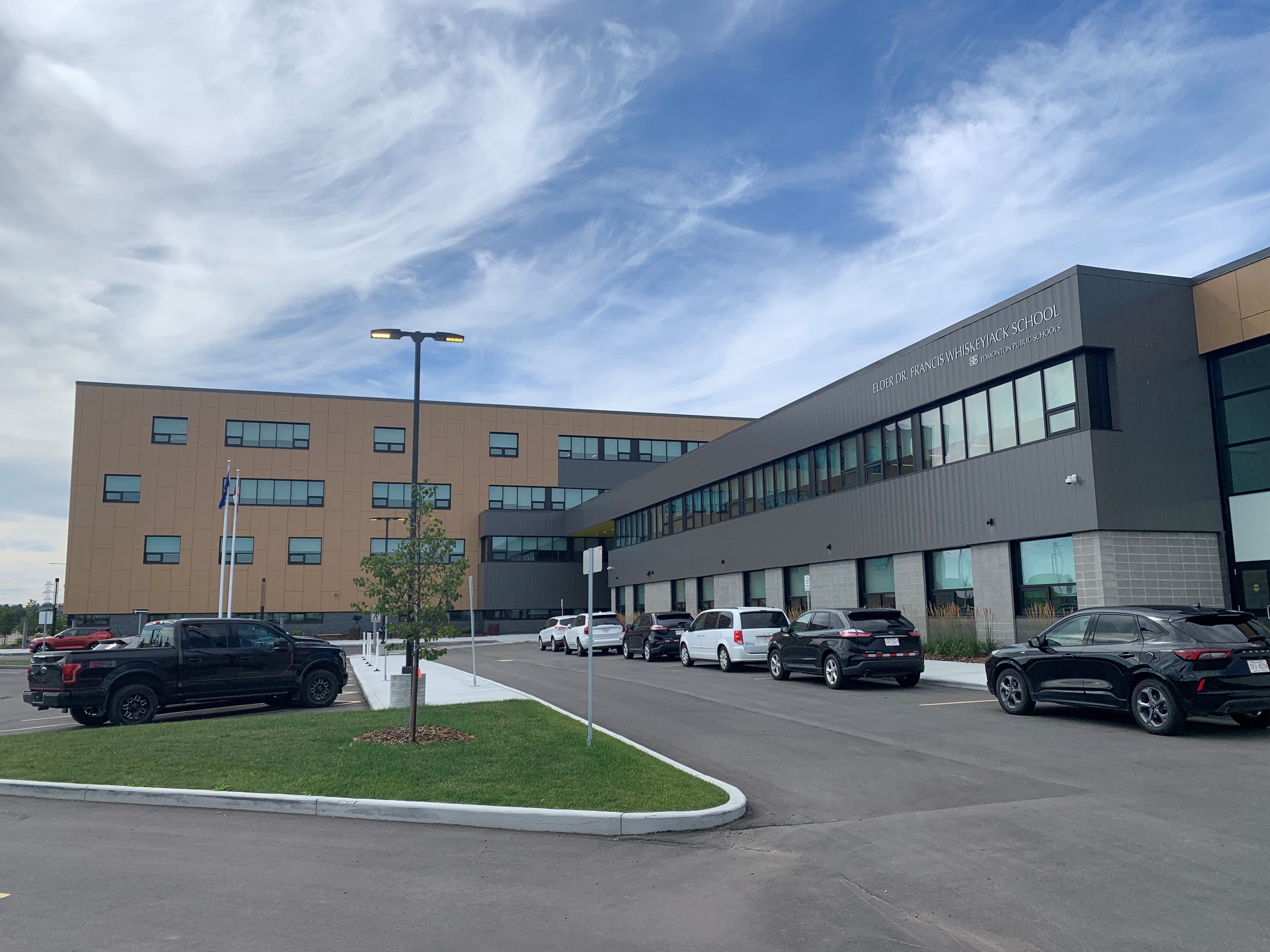 Чисто нова държавна гимназия е готова да посрещне стотици ученици