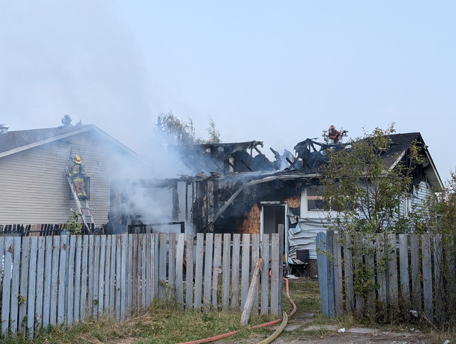 Жена и 18 месечно момиче бяха откарани в болница за лечение