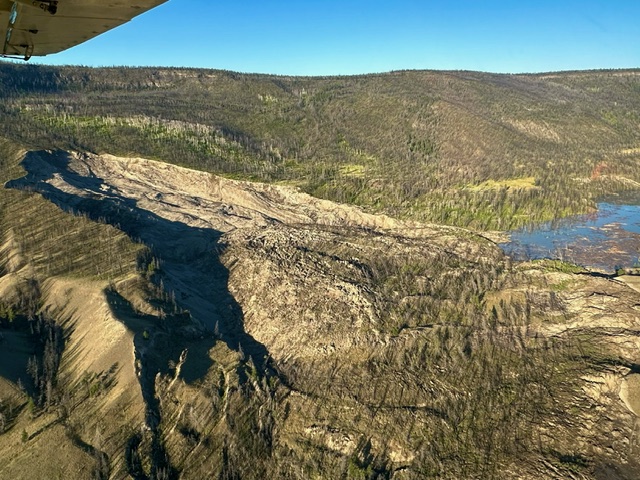 The massive landslide blocking the Chilcotin River.