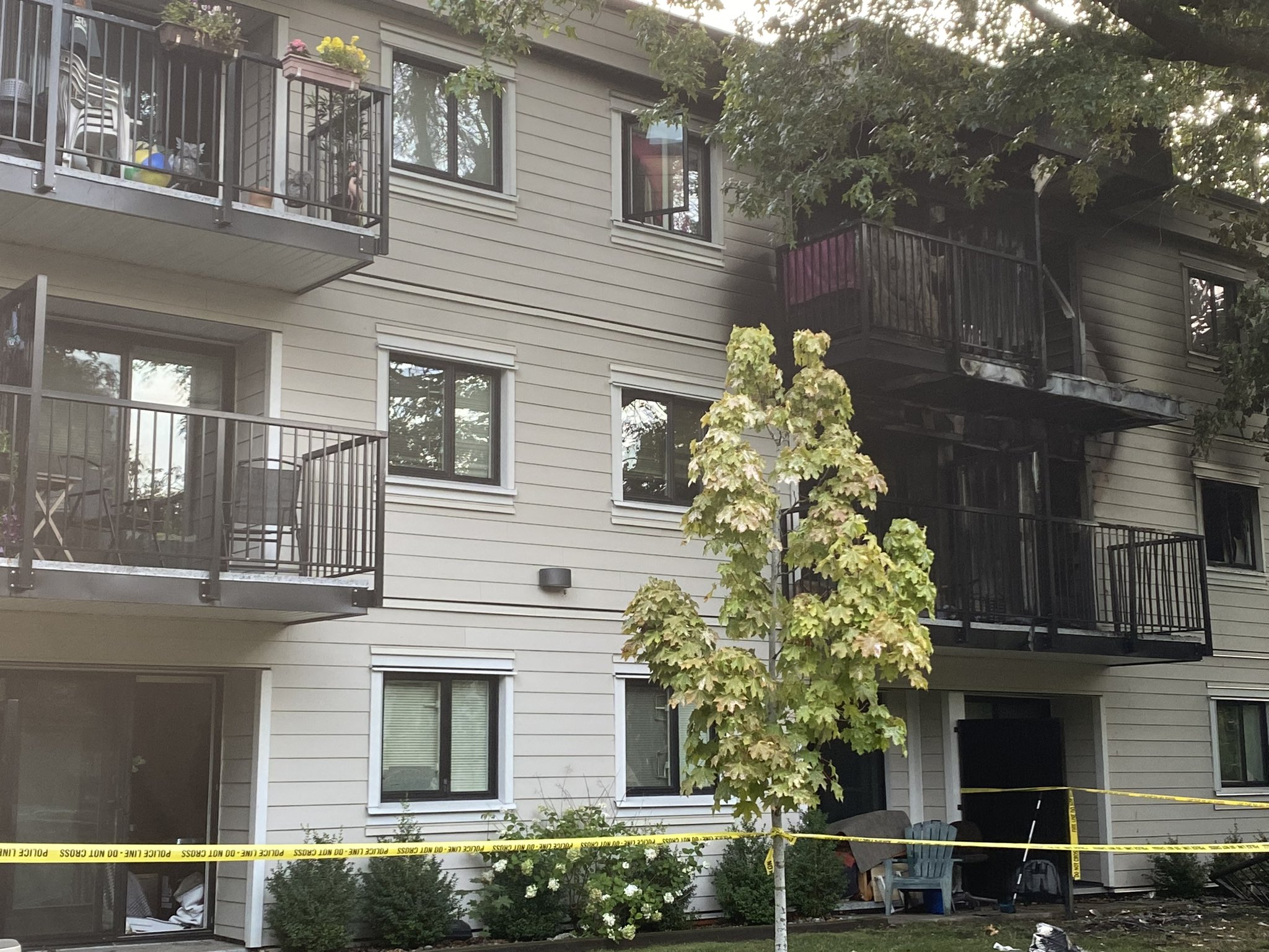 Осем души бяха откарани в болница и около 40 обитатели