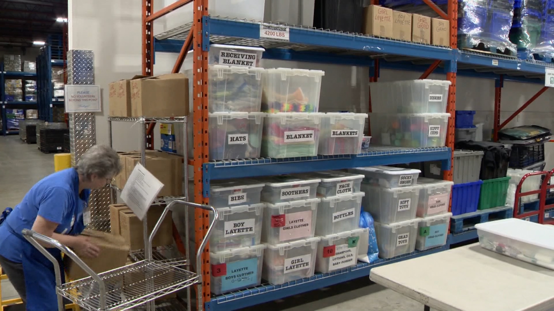 Surrey Food Bank има предизвикателна година и отчаяно търси дарения