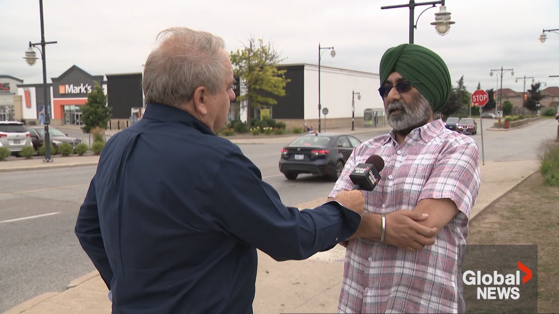 Нариндър Сингх от Брамптън Онтарио казва че той и съпругата