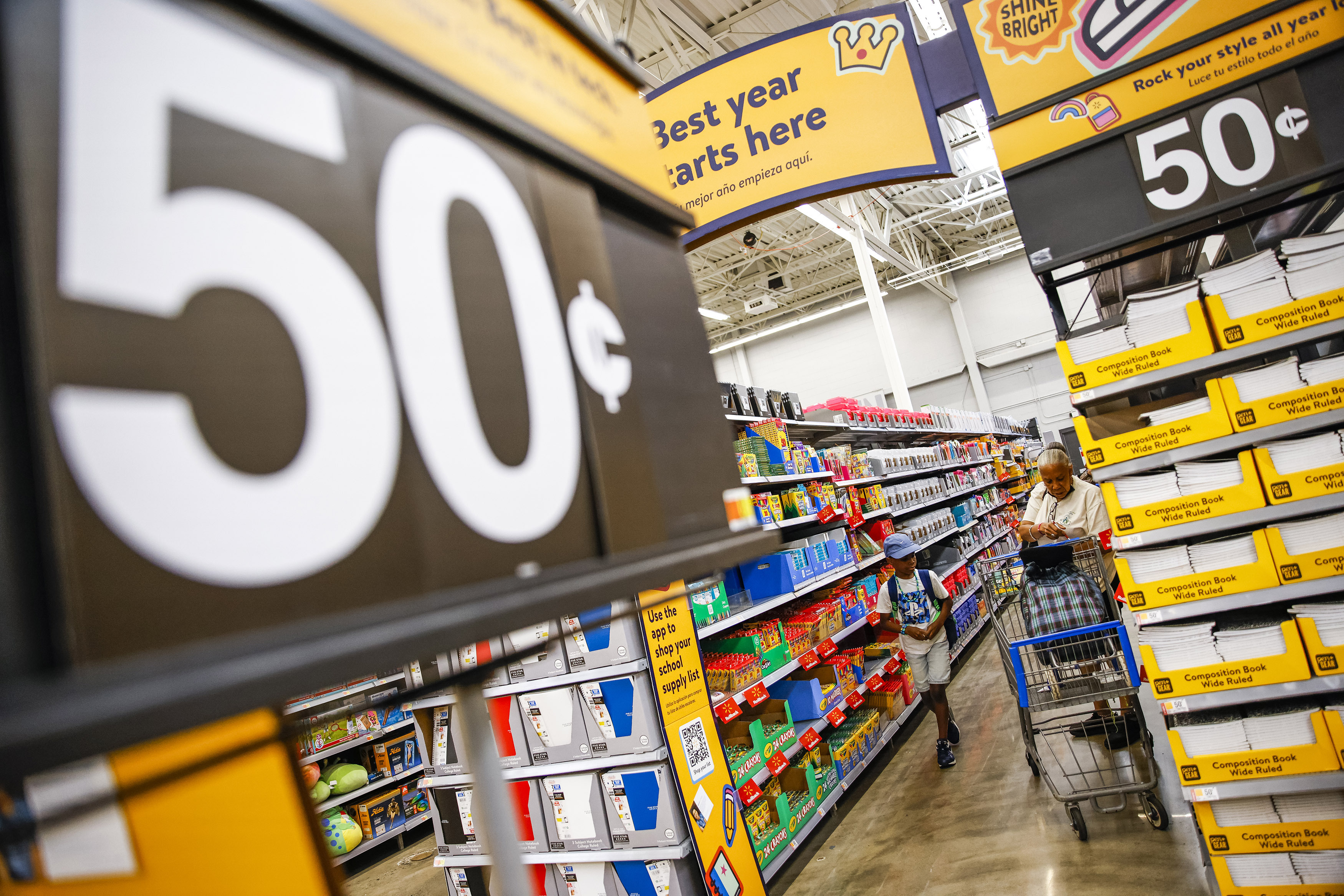 Walmart имаше още едно тримесечие на силни продажби които надхвърлиха