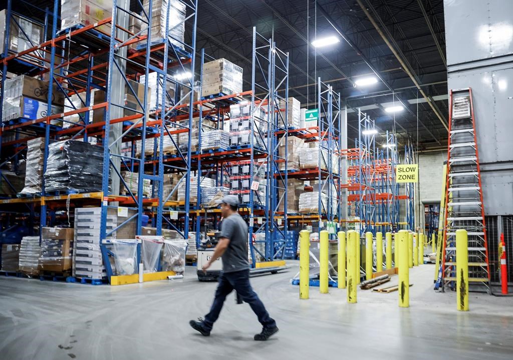 Unifor казва че служителите в склад на Walmart в Мисисауга