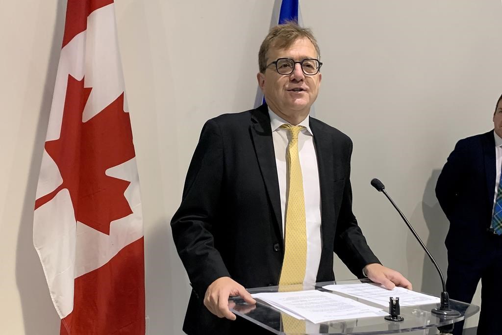 Отава преговаря за спасяване на 500 милиона долара за частна