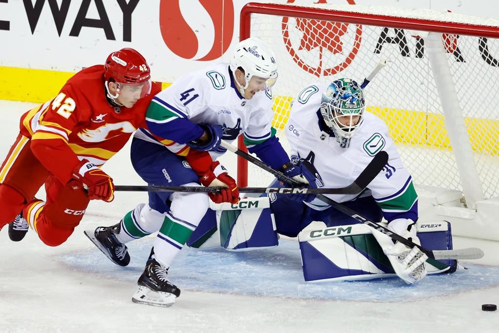 Calgary Flames remain hot in pre-season, beat Vancouver Canucks 4-2