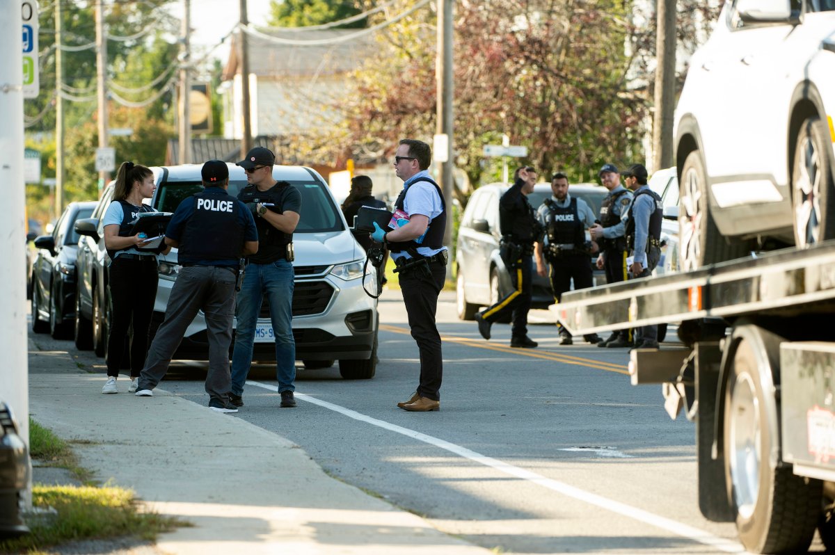 RCMP seize vehicle after arresting Muhammad Shahzeb Khan, the suspect in an ISIS plot, in Ormstown, Que. on Sept. 4, 2024. PIERRE-PAUL POULIN/LE JOURNAL DE MONTRÉAL/AGENCE QMI