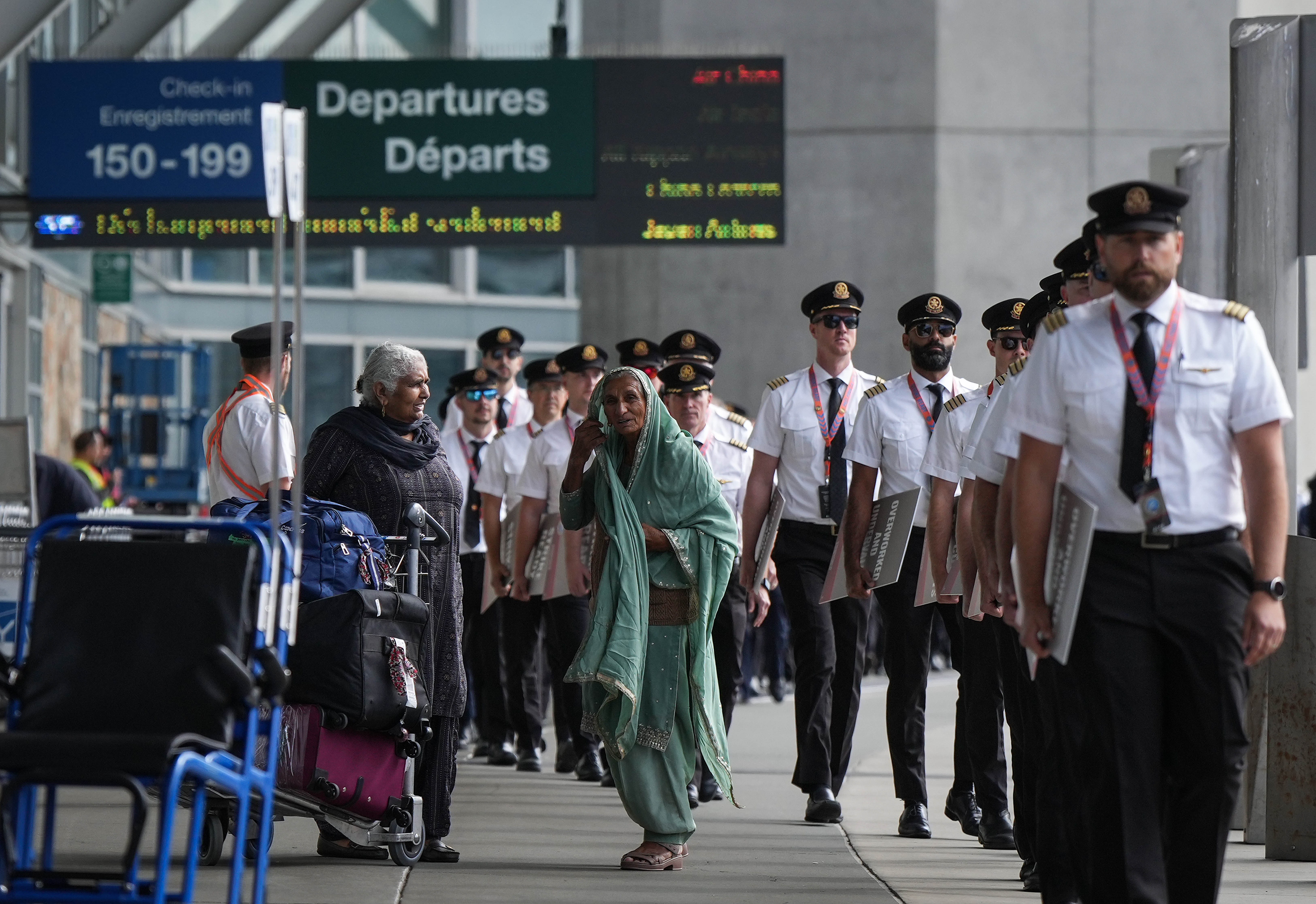 Air Canada strike needs government intervention, business groups tell Ottawa