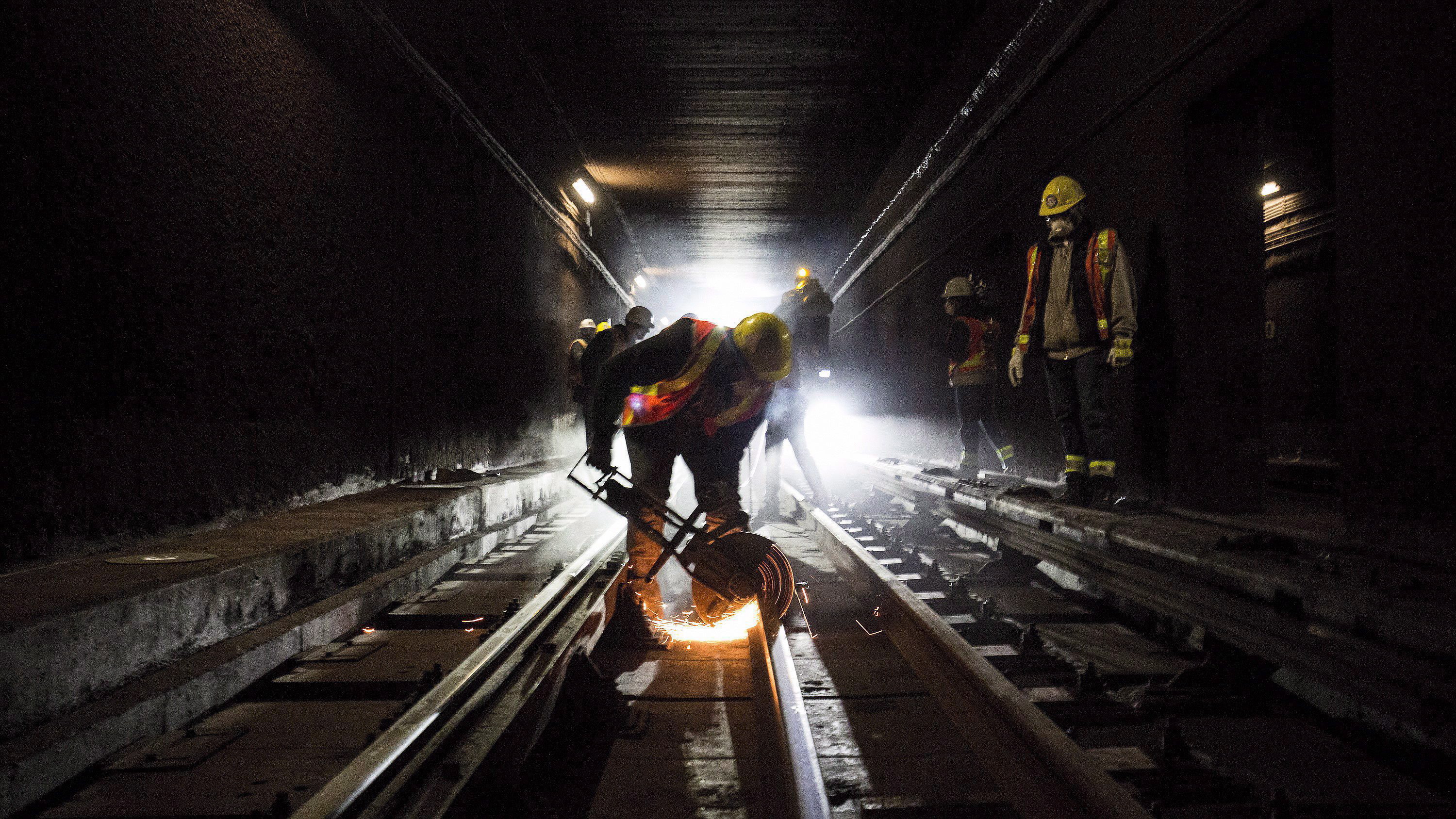 Delicate TTC tracks mean slow subways are ‘new normal,’ advocacy group worries