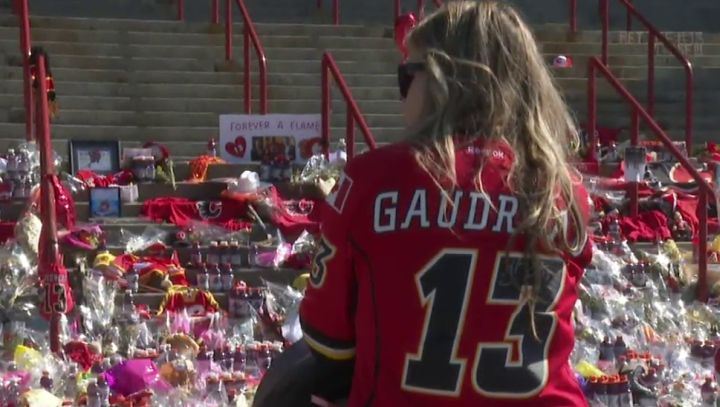 Близо седмица след като светът научи че хокейната звезда Джони